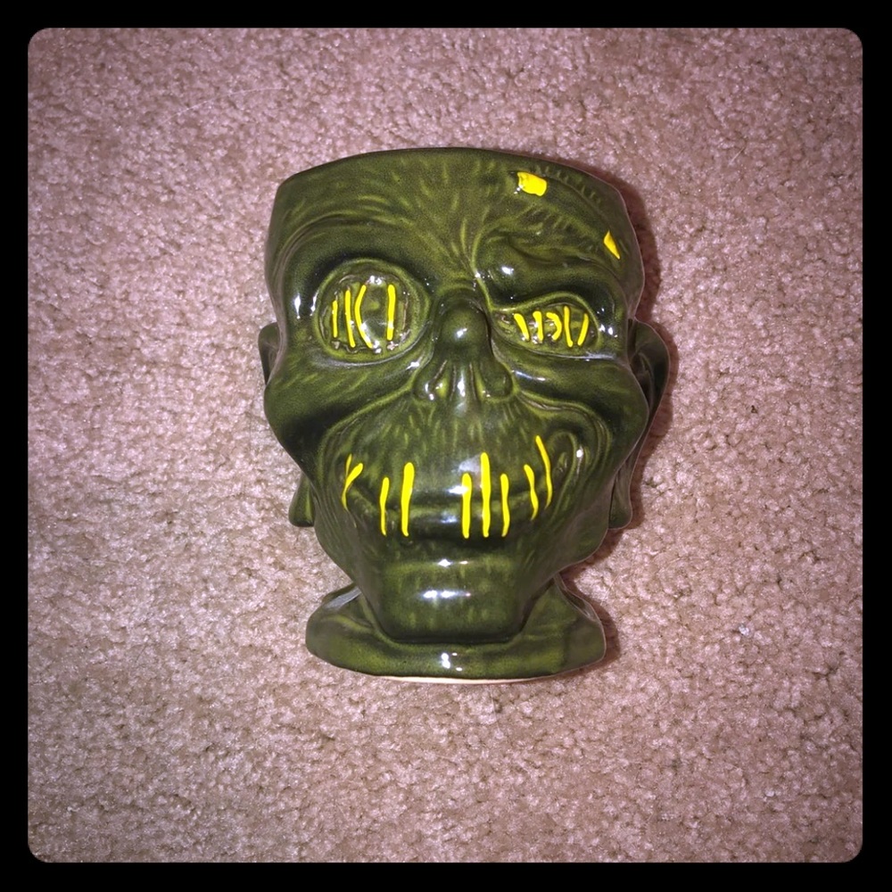 1st Edition Trader Sam’s Grog Grotto Mug Disney